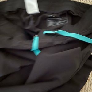 FIgs 2 pair Zamora joggers navy and black LP like new